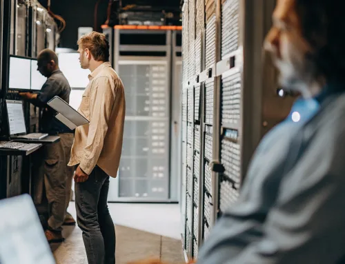 La transformación del desarrollo de software mediante la adopción de servidores cloud.